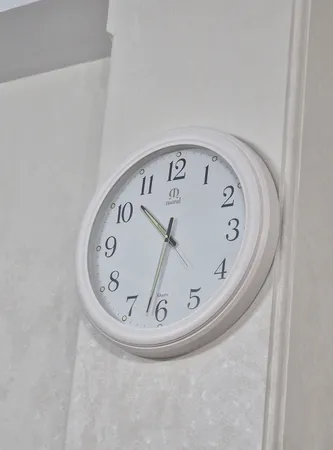 ساعت دیواری مارال مدل 12