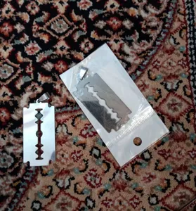 تجریه خرید آویز گردنبند طرح تیغ مدل BLD 01