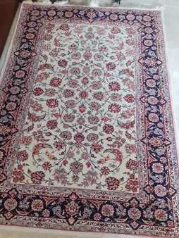 فرش ماشینی زانیس مدل سنتی طرح کاشان زمینه کرم