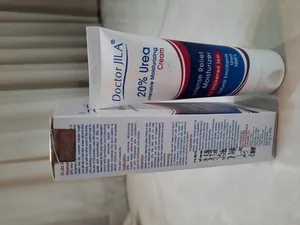 تجریه خرید کرم مرطوب کننده دکتر ژیلا مدل اوره 20 درصد مناسب پوست های خشک حجم 75 میلی لیتر