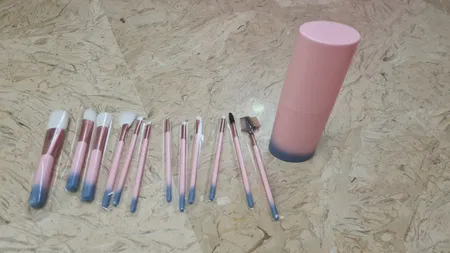 ست برس آرایشی مدل 01 بسته 12 عددی