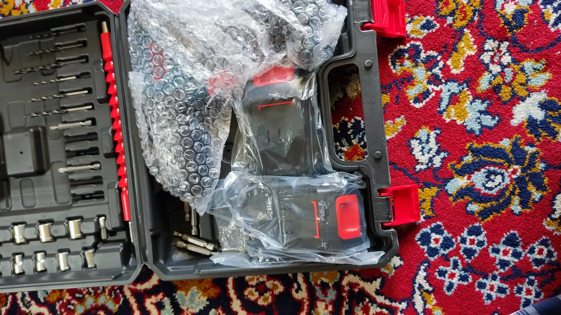 دریل چکشی شارژی باس مدل 6070 مجموعه 28 عددی