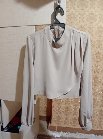 بلوز آستین بلند یقه ایستاده زنانه نیزل مدل 1175