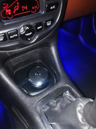 جاسیگاری خودرو مدل JSHKPEG