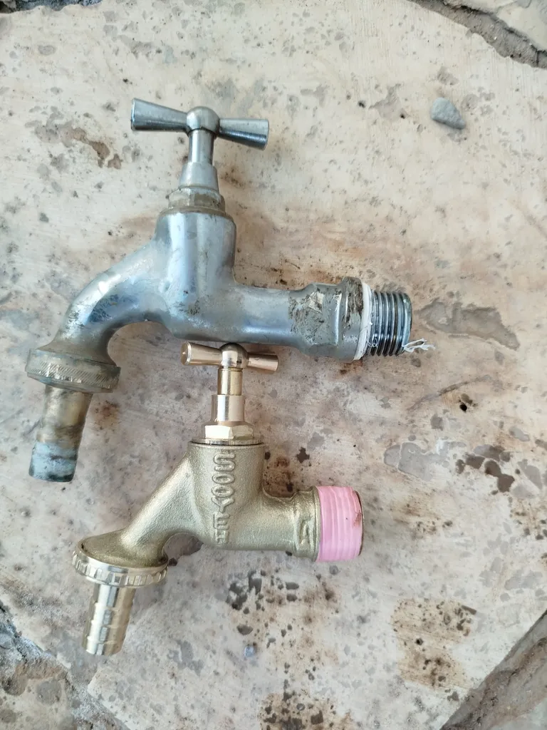 شیر حیاطی سویه مدل برنجی 1/2