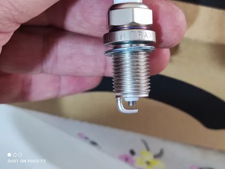 شمع خودرو اکیوم مدل RFN58LZ بسته 4 عددی