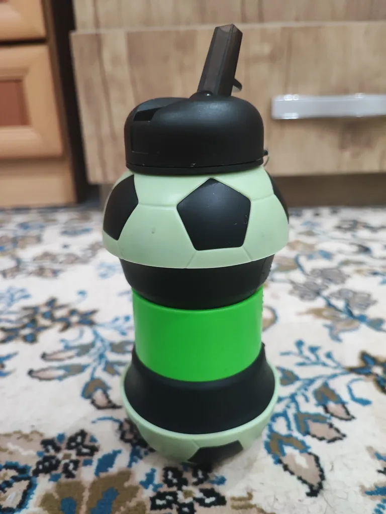 قمقمه مدل سیلیکونی تاشو طرح توپ فوتبال گنجایش 0.55 لیتر