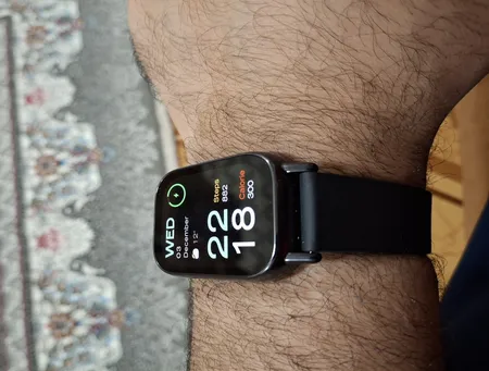 ساعت هوشمند شیائومی مدل Redmi Watch 5 Lite دارای قابلیت های قابلیت مکالمه از طریق بلوتوث بند سیلیکون