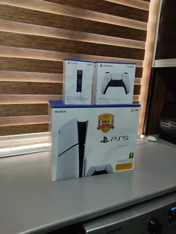 کنسول بازی سونی مدل PlayStation 5 Slim ظرفیت یک ترابایت ریجن 2016A اروپا به همراه دسته اضافی و پایه شارژر