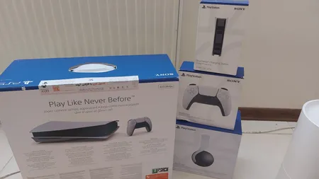 کنسول بازی سونی مدل PlayStation 5 ظرفیت 825 گیگابایت 1216A اروپا به همراه دسته اضافی و پایه شارژر و هدست