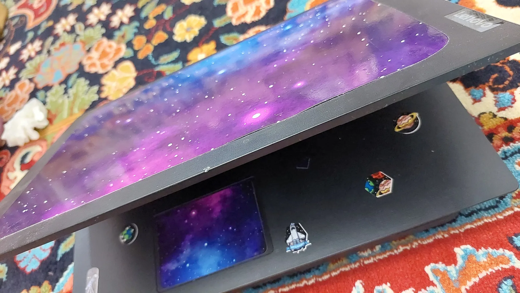 استیکر لپ تاپ کد sp-ace01 به همراه برچسب حروف فارسی کیبورد