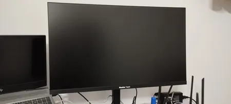 مانیتور گیمینگ 27 اینچ مسترتک مدل  PA279QTC، رزولوشن QHD، پنل IPS، نرخ بروزرسانی 180 هرتز، با نسبت تصویر 16:9، دارای اسپیکر داخلی، دارای پورت HDMI و DisplayPort و USB و خروجی هدفون