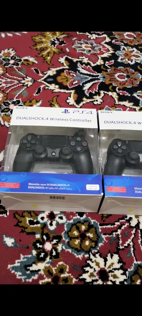 دسته بازی پلی استیشن ۴ مدل DUALSHOCK 4