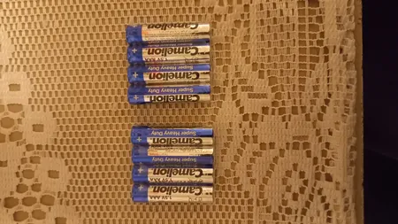 باتری نیم قلمی کملیون مدل Super Heavy Duty بسته 20 عددی