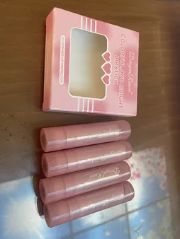 رژ لب جامد دراگون رانی مدل lovely مجموعه 4 عددی