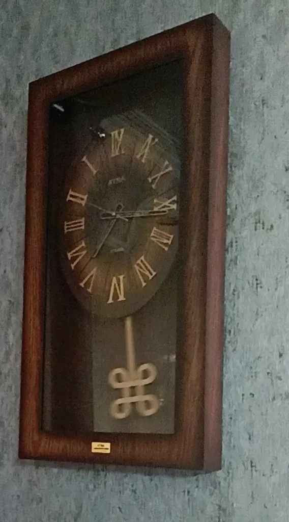 ساعت دیواری آرتا مدل 888