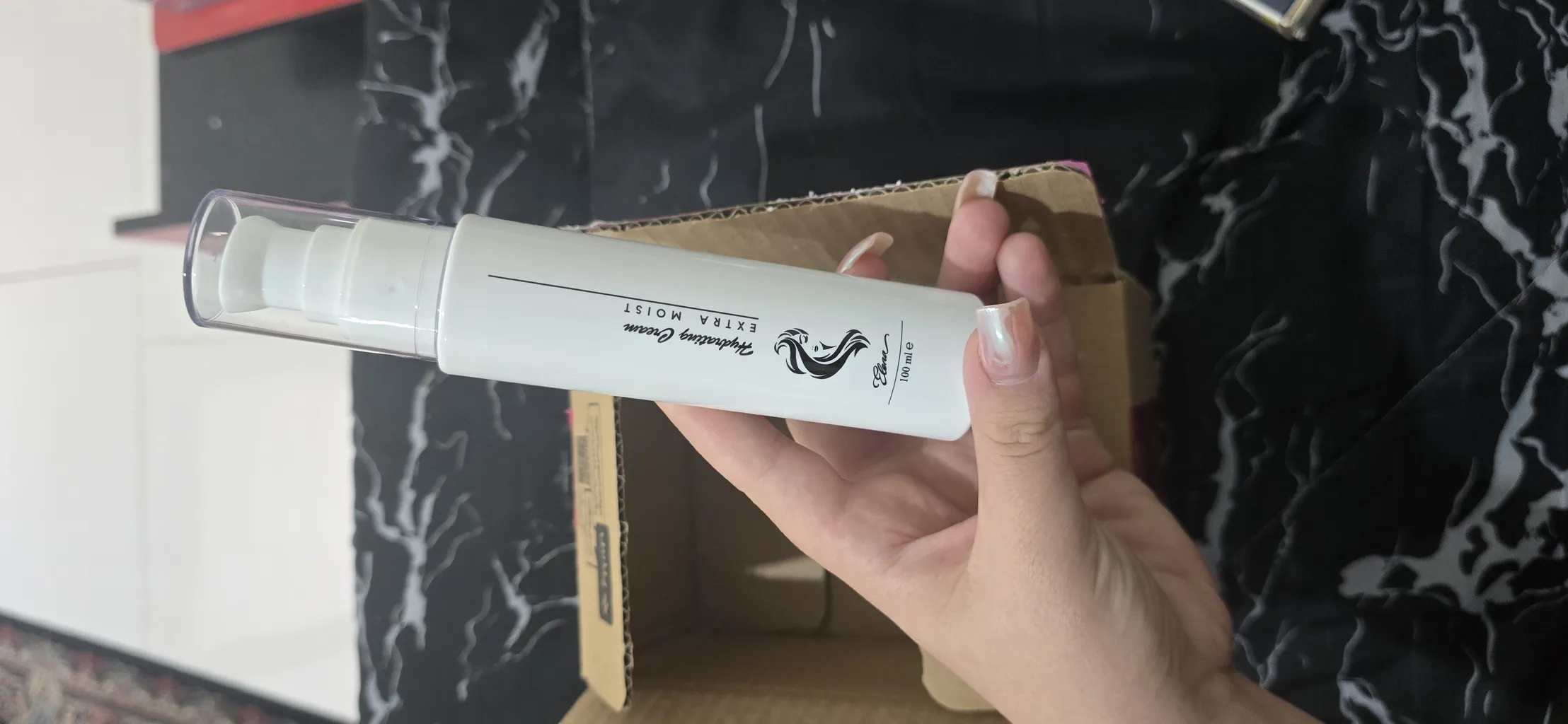 کرم آبرسان و مرطوب کننده النا مدل Extra Moist حجم 100 میلی لیتر