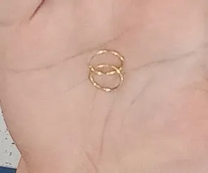 تجریه خرید گوشواره طلا 18 عیار زنانه با طرح حلقه ای ساده مدل DK458