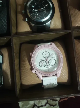 ساعت مچی عقربه‌ای کوارتز مدل سه موتور فعال کرنوگراف بند چسبی کد ۱