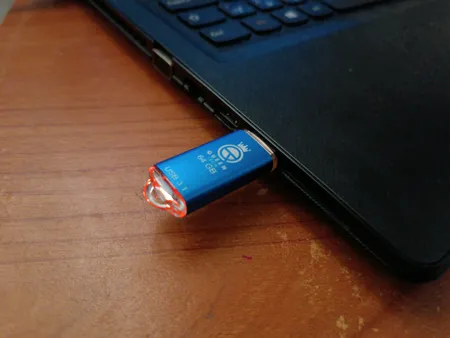 فلش مموری کوئین تک مدل QUICK USB3.1 ظرفیت 64 گیگابایت به همراه مبدل USB-C