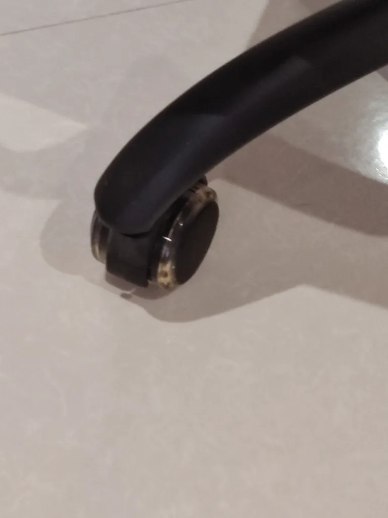 صندلی اداری بتیس مدل E202K