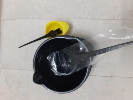 کاسه رنگ مو مدل Fashion به همراه برس رنگ مو مدل Hum