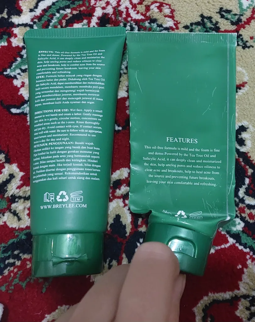 فوم شستشو صورت بریلی مدل ضدجوش چای سبز حجم 100 میلی لیتر