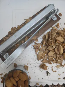 تجریه خرید گردو شکن یونیور مدل Professional 300