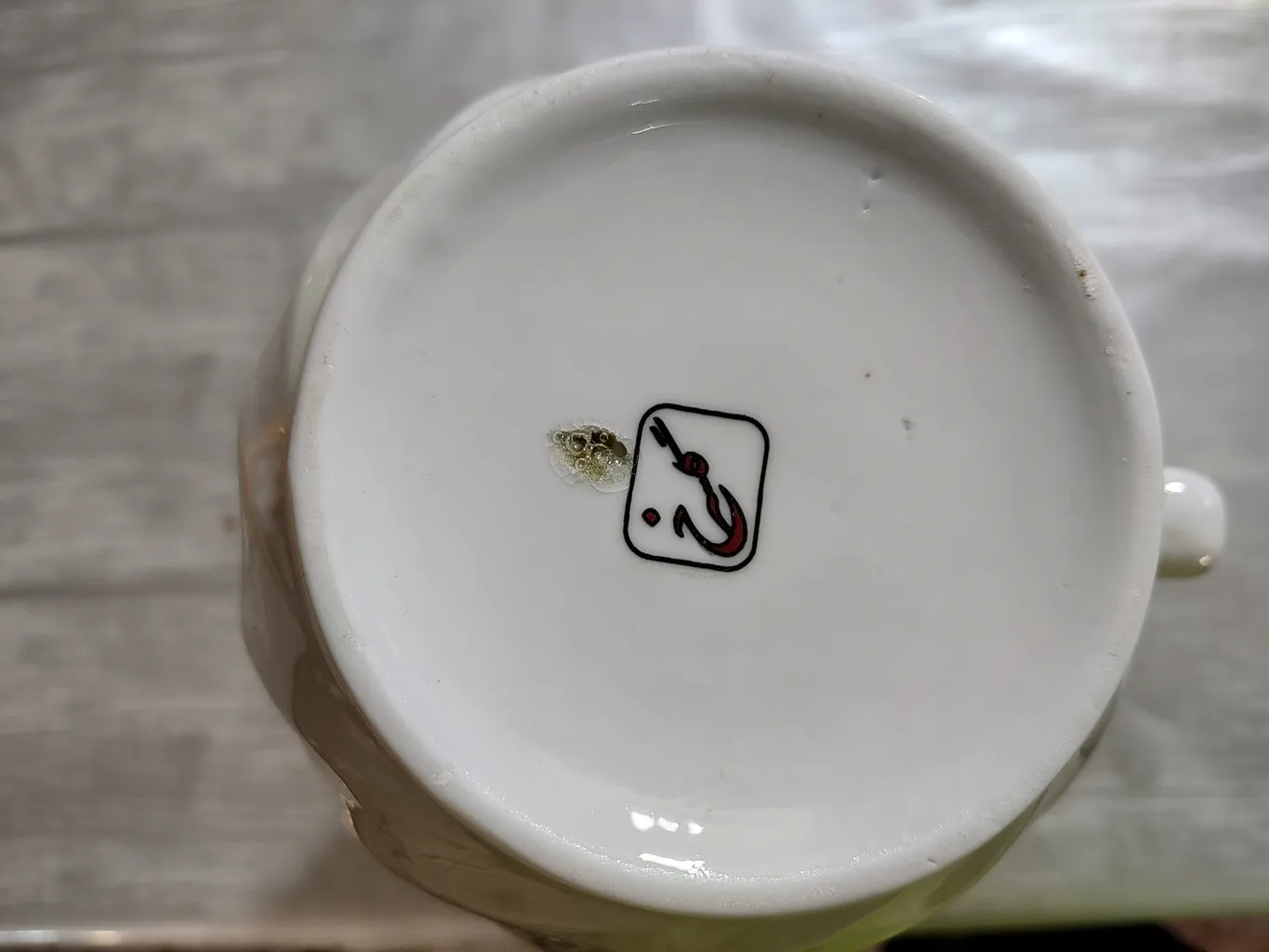 پارچ چینی مدل گل سرخی