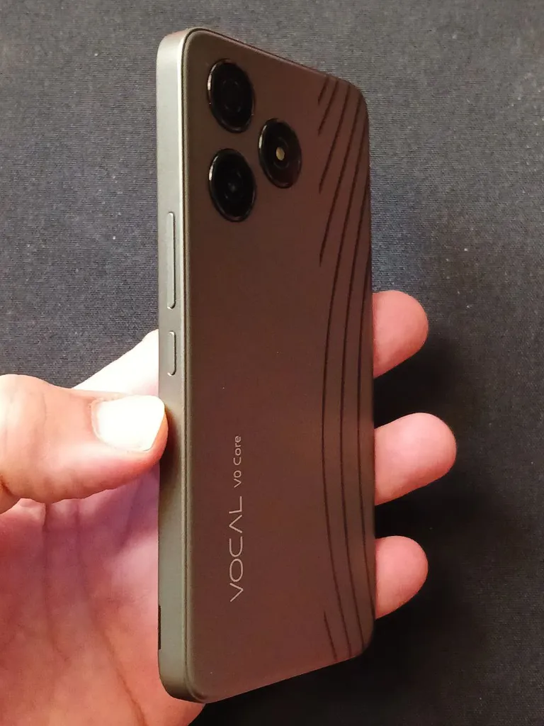 گوشی موبایل وکال مدل V0 Core دو سیم کارت ظرفیت 32 گیگابایت و رم 2 گیگابایت