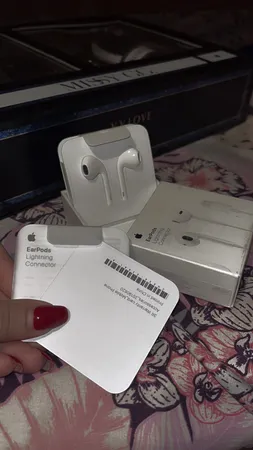 هدفون اپل مدل EarPods با کانکتور لایتنینگ