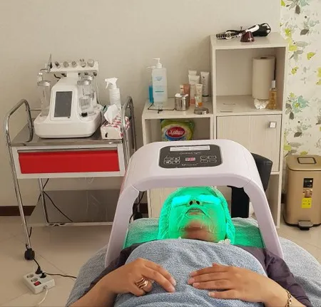 دستگاه ماسک ال ای دی تراپی امگا لایت مدل 7 Light