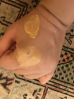 کرم ضد آفتاب دلانو مدل ضد لک حجم 50 میلی لیتر