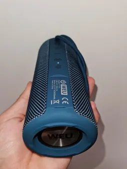 اسپیکر بلوتوثی قابل حمل وی یو مدل TITAN