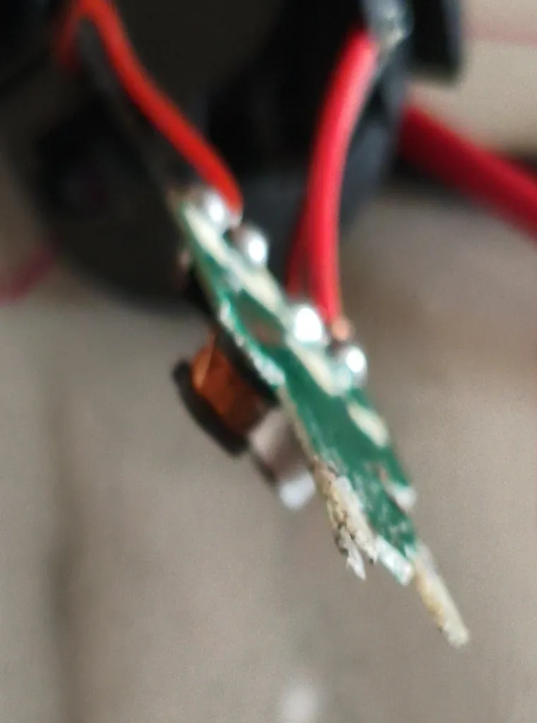 لامپ هدلایت خودرو مدل C6 H3 بسته دو عددی