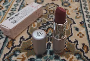 تجریه خرید رژ لب جامد مای مدل سیلکی شاین شماره 601