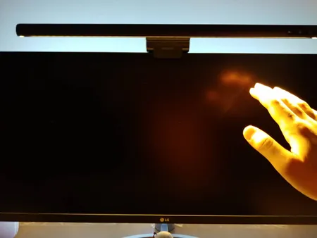 چراغ LED بالای مانیتور باسئوس مدل DGIWK-B01