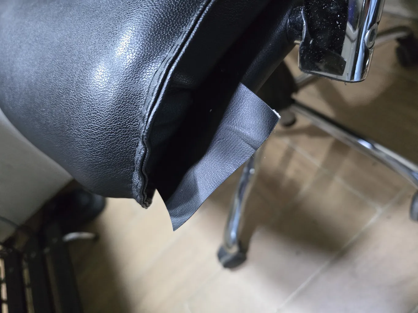 چرم ترمیم مبل و صندلی نادیاهوم مدل black20