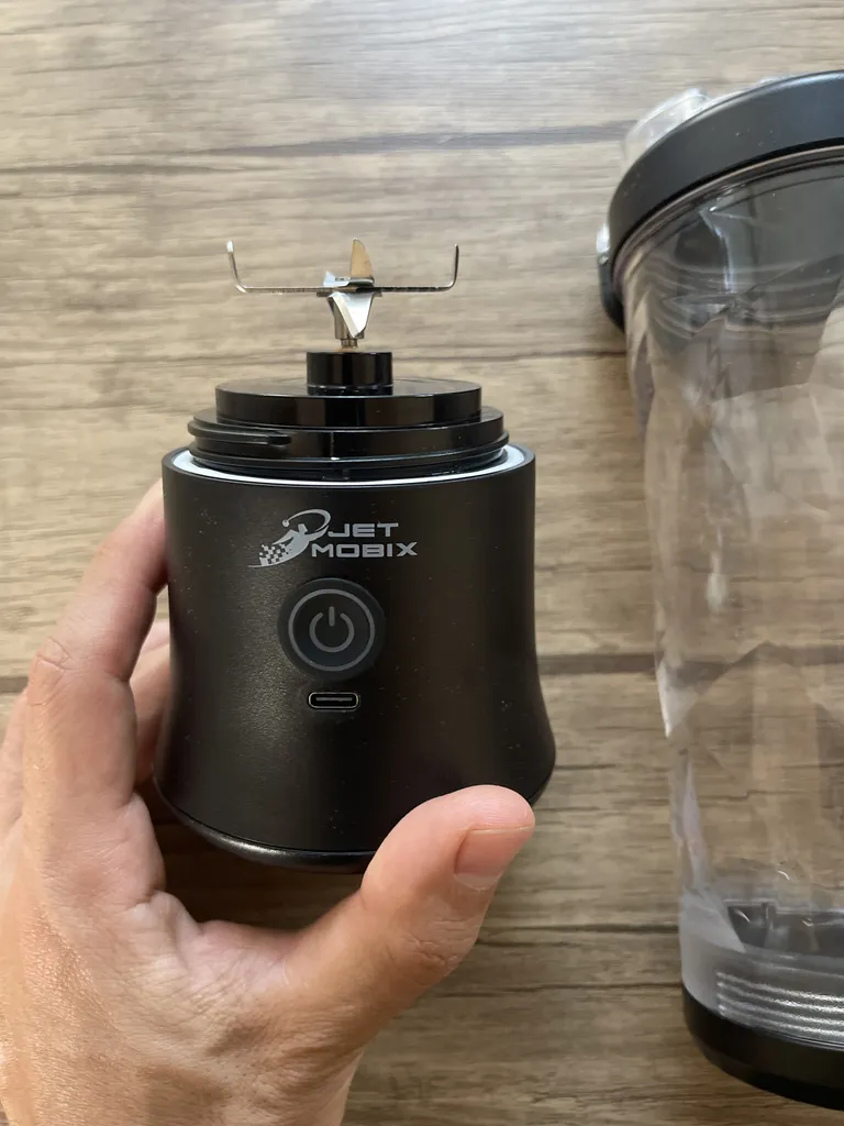 شیکر جت موبیکس مدل شارژی کد A9 گنجایش 0.6 لیتر