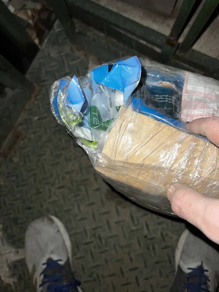 کود اوره 46-0-0 تتاکو مدل VIGOROUS وزن 10 کیلوگرم