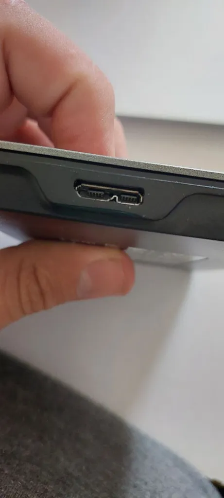 هارد اکسترنال توشیبا مدل Canvio Gaming ظرفیت دو ترابایت دارای رابط USB Type-A 3.2