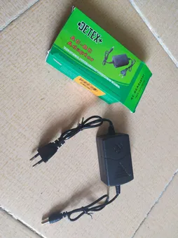 آداپتور 12 ولت 2 آمپر مدل SL-142 مناسب برای دوربین مداربسته