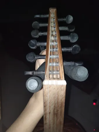 پایه گیتار مهگل مدل دیواری 141