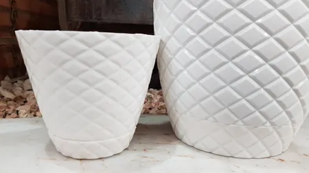 گلدان طرح آناناسی ارتفاع 8 سانتی متر