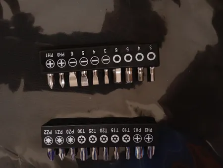 پیچ گوشتی دلی مدل DL260021 بسته 21 عددی