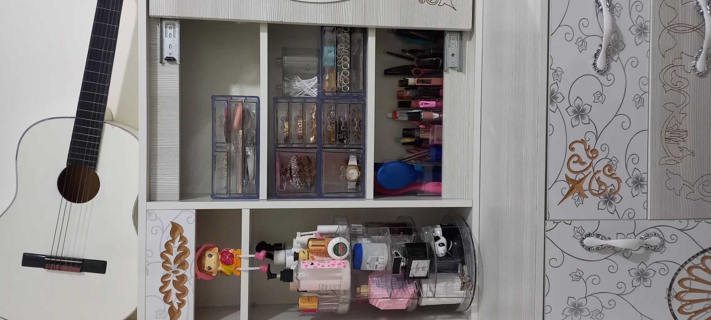 استند لوازم آرایشی مدل AQR-2024