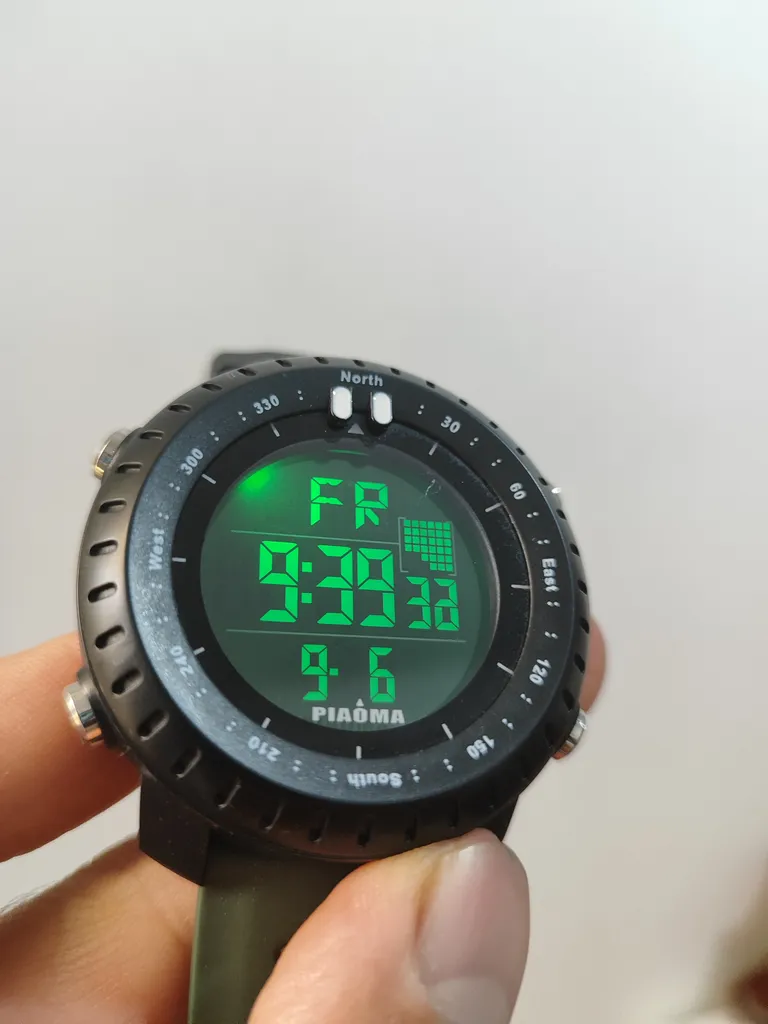 ساعت مچی دیجیتال مردانه پیائوما مدل DAV-G