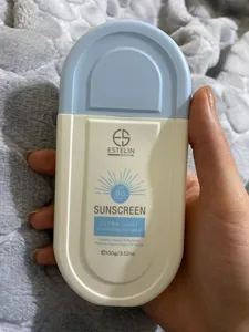 تجریه خرید کرم ضد آفتاب بی‌رنگ استلین، 80 SPF، مدل ultra،  مناسب انواع پوست با حجم 100 میلی لیتر، محافظت‌کننده در برابر اشعه‌های UVA و UVB، مرطوب‌کننده، فاقد پارابن، PA+++، ضد پیری، دارای فرمولاسیون فاقد چربی، با ماندگاری 3 ساعته