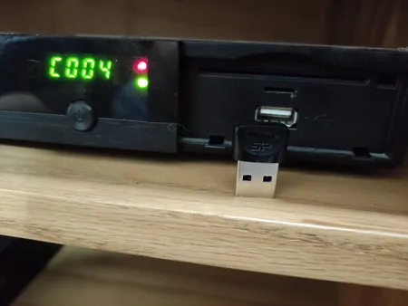 فلش مموری سیلیکون پاور مدل Jewel J06 ظرفیت 32 گیگابایت