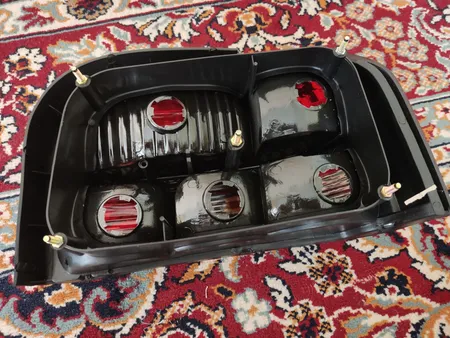 چراغ خطر عقب مدل km20 مناسب برای پراید 131 بسته 2 عددی